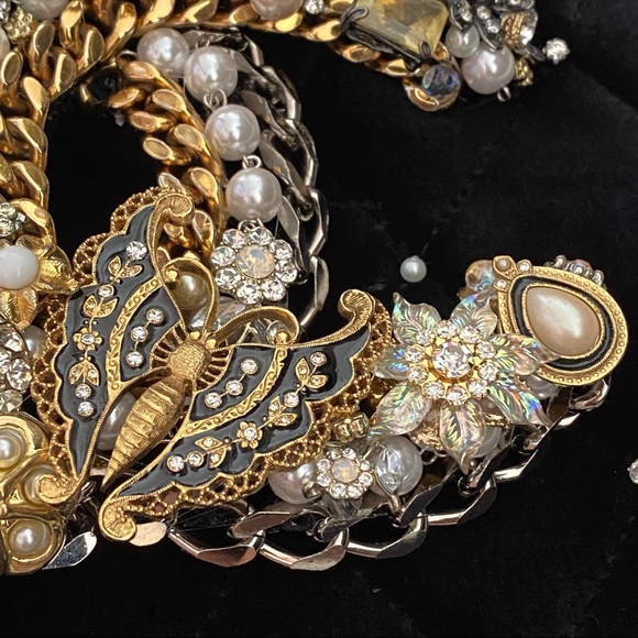 Luxury Design Repurposed Vintage Jewelry Framed 3D Mixed Media Wall Art - Picture 12 of 17